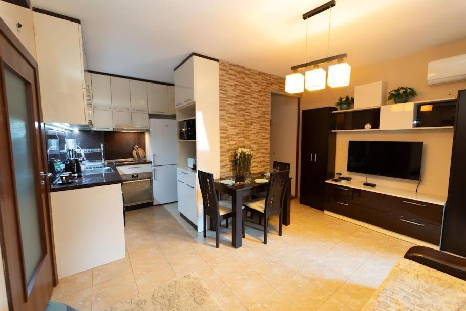 Апартамент За Гости Уют Burgas Extérieur photo