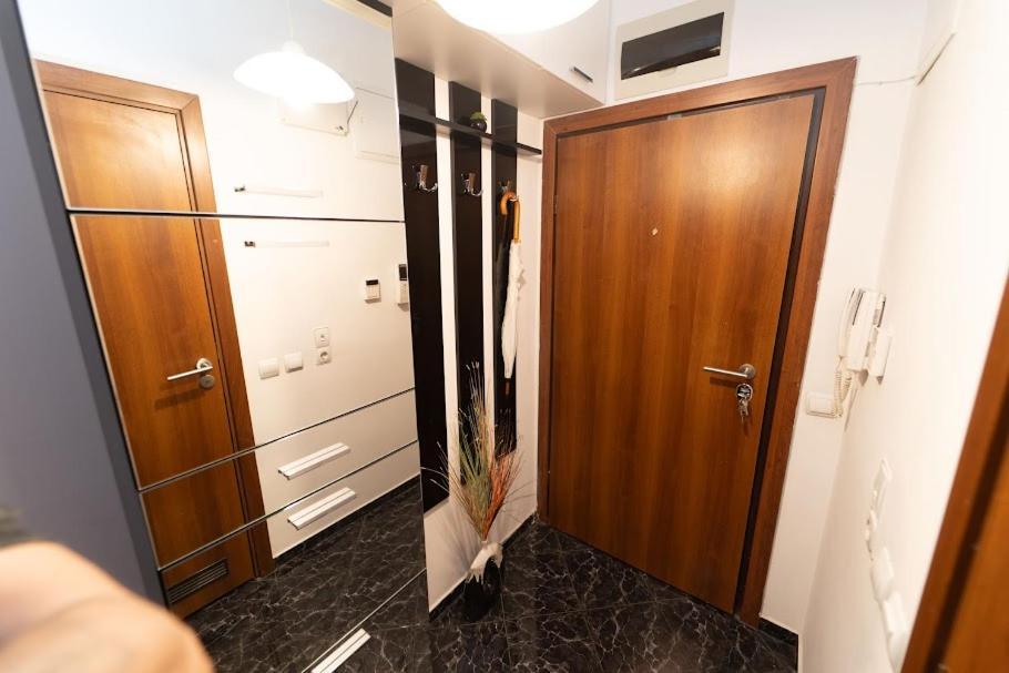 Апартамент За Гости Уют Burgas Extérieur photo