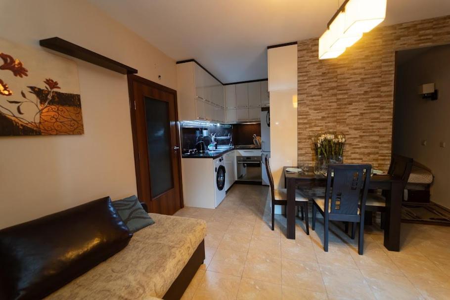 Апартамент За Гости Уют Burgas Extérieur photo